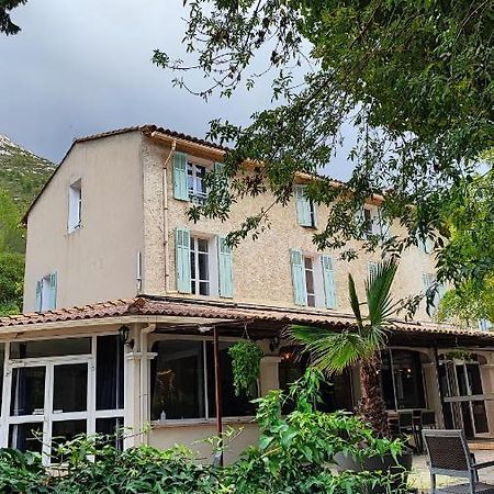 Logis Hotel & Restaurant Du Parc Gémenos Eksteriør billede