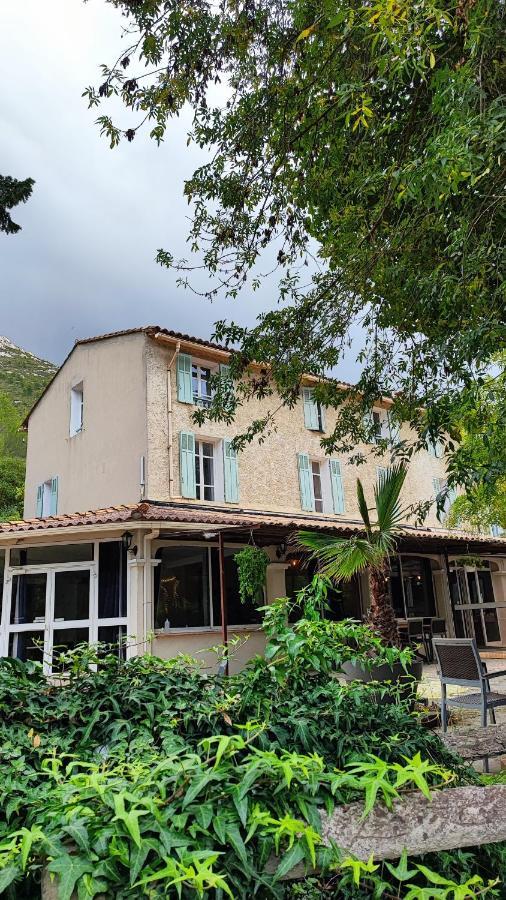 Logis Hotel & Restaurant Du Parc Gémenos Eksteriør billede