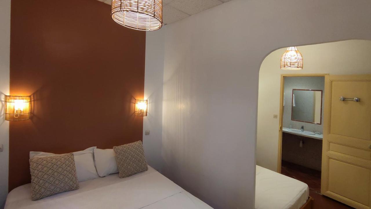 Logis Hotel & Restaurant Du Parc Gémenos Eksteriør billede